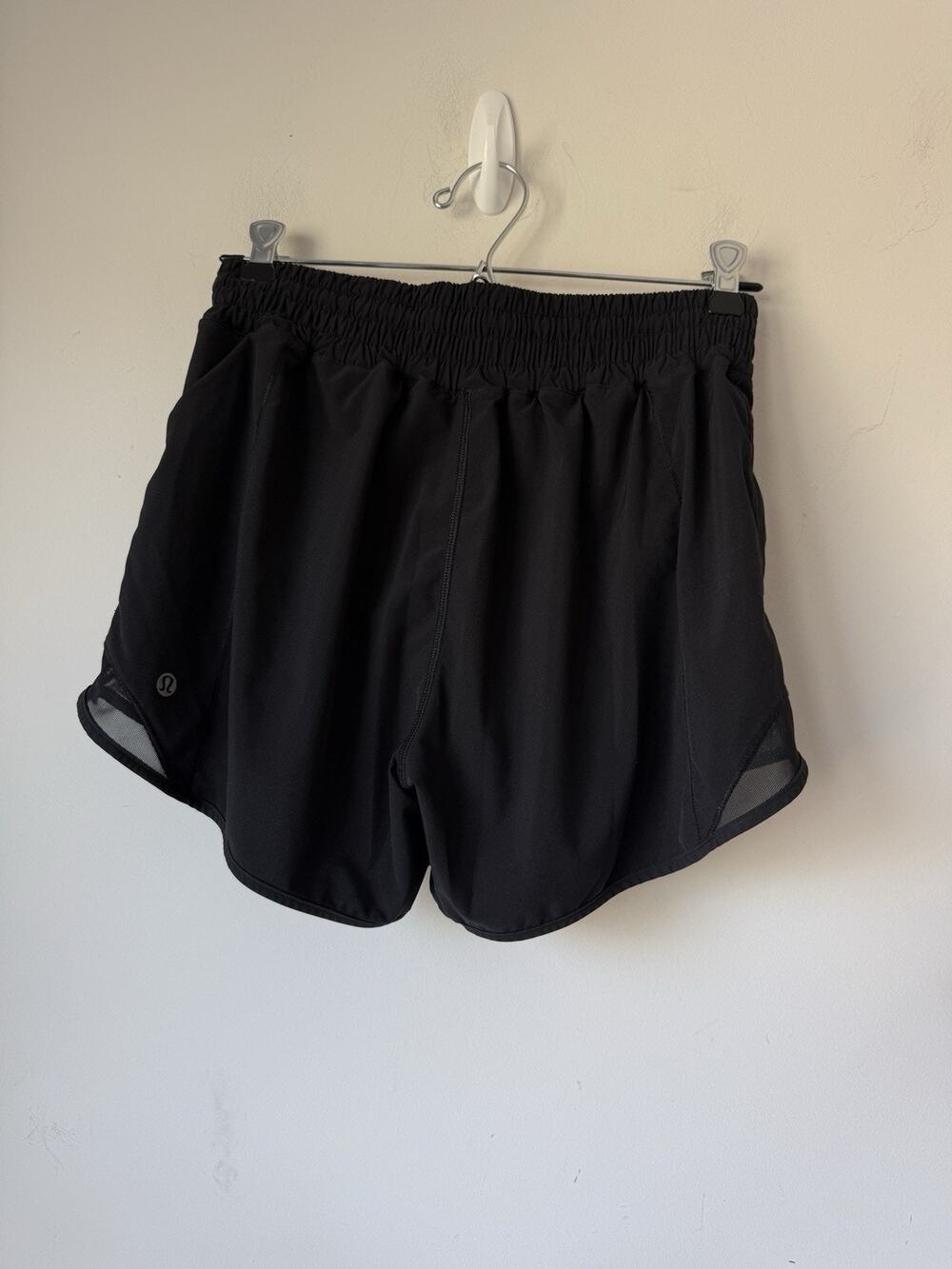 Lululemon Hotty Hot High-Rise Lined Short 4” inseam Size 6 Black LW7AYXT Square